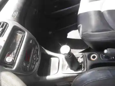 Vehicul casat peugeot 206 berlina gti al anului 2001 alimentat rfn