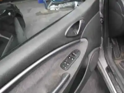 Scrapping Vehicle citroen c5 berlina 2.0 hdi vivace-/ automático of the year 2003 powered rhz