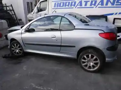 Sloopvoertuig peugeot 206 cc cc van het jaar 2001 aangedreven rfn