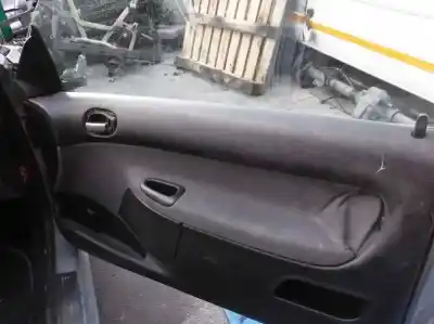 Sloopvoertuig peugeot 206 cc cc van het jaar 2001 aangedreven rfn