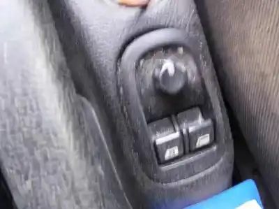 Sloopvoertuig peugeot 206 cc cc van het jaar 2001 aangedreven rfn