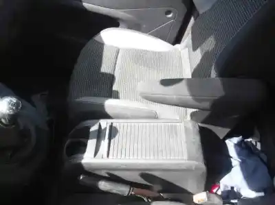 Veicolo di demolizione peugeot partner 1.6 tepee adventure edition blue hdi dell'anno 2017 alimentato bh02