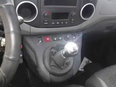 Veicolo di demolizione peugeot partner 1.6 tepee adventure edition blue hdi dell'anno 2017 alimentato bh02