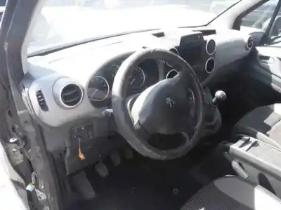 Veicolo di demolizione peugeot partner 1.6 tepee adventure edition blue hdi dell'anno 2017 alimentato bh02