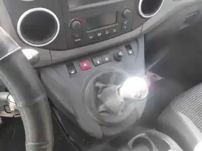 Veicolo di demolizione peugeot partner 1.6 tepee adventure edition blue hdi dell'anno 2017 alimentato bh02