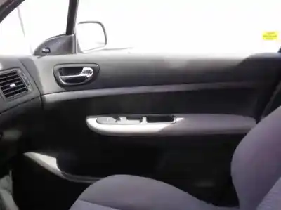Здавання транспортного засобу peugeot 307 (s1) xr року 2003 потужний nfu