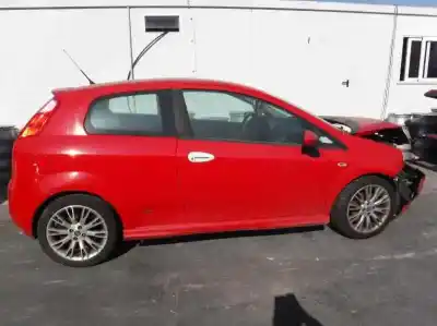 Veículo de Sucata fiat grande punto (199) 1.9 8v jtd cat do ano 2006 alimentado 199a5000