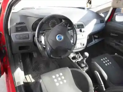 Veículo de Sucata fiat grande punto (199) 1.9 8v jtd cat do ano 2006 alimentado 199a5000