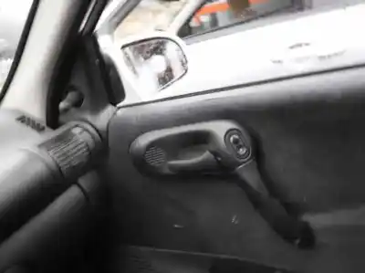 Veicolo di demolizione opel corsa b top 100 dell'anno 1999 alimentato x17d