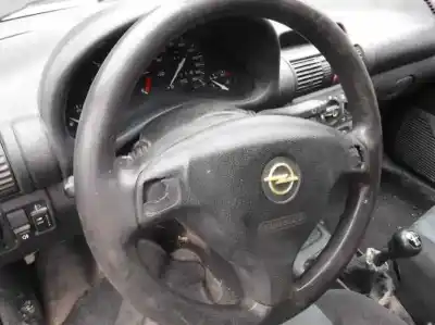 Veicolo di demolizione opel corsa b top 100 dell'anno 1999 alimentato x17d