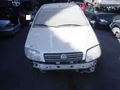 Veicolo di demolizione FIAT PUNTO BERLINA (188) 1.3 JTD CAT dell'anno 2005 alimentato 188A900