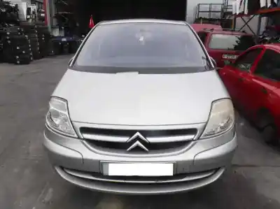 Véhicule à la ferraille citroen c8 2.0 hdi sx de l'année 2003 alimenté rht