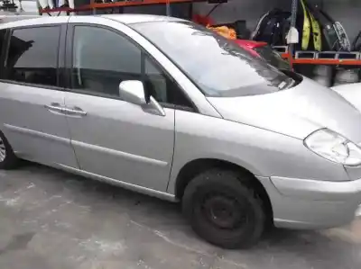 Véhicule à la ferraille citroen c8 2.0 hdi sx de l'année 2003 alimenté rht