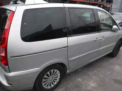 Véhicule à la ferraille citroen c8 2.0 hdi sx de l'année 2003 alimenté rht