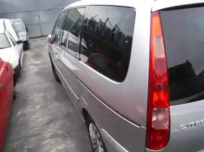 Véhicule à la ferraille citroen c8 2.0 hdi sx de l'année 2003 alimenté rht