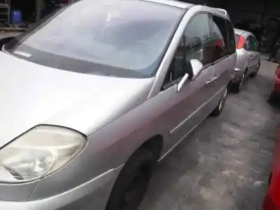 Véhicule à la ferraille citroen c8 2.0 hdi sx de l'année 2003 alimenté rht