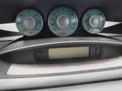 Véhicule à la ferraille citroen c8 2.0 hdi sx de l'année 2003 alimenté rht