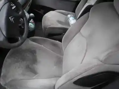 Véhicule à la ferraille citroen c8 2.0 hdi sx de l'année 2003 alimenté rht