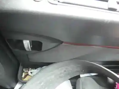 Véhicule à la ferraille citroen c8 2.0 hdi sx de l'année 2003 alimenté rht