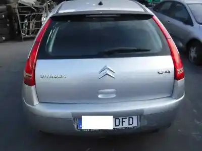 Véhicule à la ferraille citroen c4 berlina vtr plus de l'année 2004 alimenté 9hy