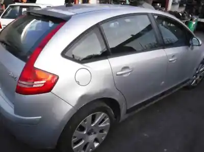 Véhicule à la ferraille citroen c4 berlina vtr plus de l'année 2004 alimenté 9hy