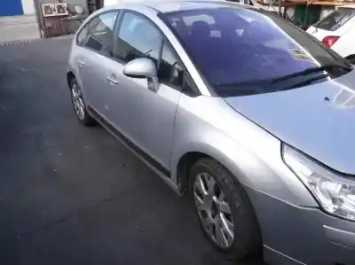 Véhicule à la ferraille citroen c4 berlina vtr plus de l'année 2004 alimenté 9hy