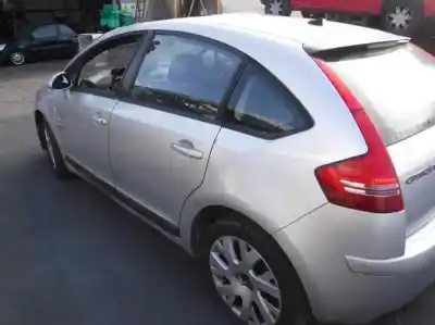 Véhicule à la ferraille citroen c4 berlina vtr plus de l'année 2004 alimenté 9hy