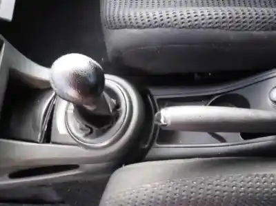Véhicule à la ferraille citroen c4 berlina vtr plus de l'année 2004 alimenté 9hy