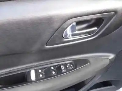 Véhicule à la ferraille citroen c4 berlina vtr plus de l'année 2004 alimenté 9hy