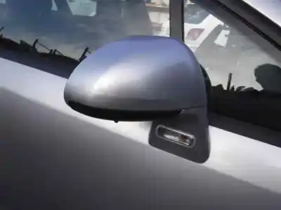 Véhicule à la ferraille citroen c4 berlina vtr plus de l'année 2004 alimenté 9hy