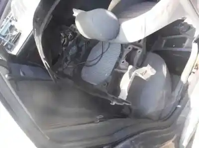 Veículo de Sucata audi a4 berlina (b5) 2.5 v6 24v tdi do ano 2000 alimentado akn