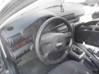 Veículo de Sucata audi a4 berlina (b5) 2.5 v6 24v tdi do ano 2000 alimentado akn