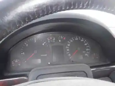 Veículo de Sucata audi a4 berlina (b5) 2.5 v6 24v tdi do ano 2000 alimentado akn