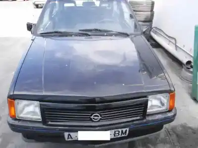Véhicule à la ferraille OPEL CORSA A Cup de l'année 1989 alimenté 12ST