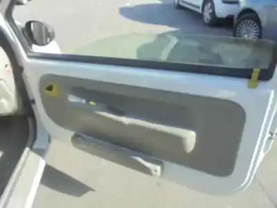 Sloopvoertuig renault   van het jaar 1999 aangedreven d7f