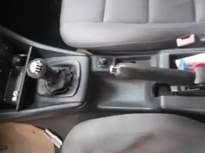 Scrapping Vehicle audi a6 berlina (4b2) 2.4 (121kw) of the year 1998 powered aga