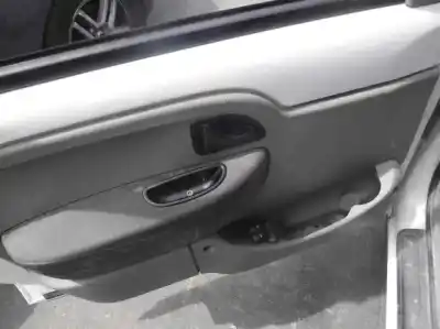 Здавання транспортного засобу renault   року 2004 потужний k9ka7 Здавання транспортного засобу renault   року 2004 потужний k9ka7