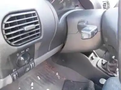 Sloopvoertuig opel corsa c comfort van het jaar 2001 aangedreven y17dtl