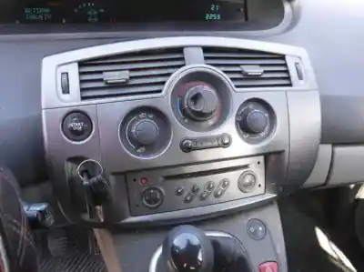 Veículo de Sucata renault scenic ii grand confort expression do ano 2004 alimentado f9qd8