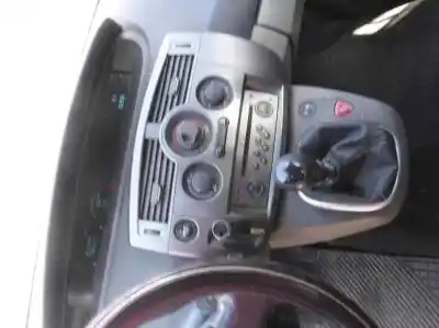 Veículo de Sucata renault scenic ii grand confort expression do ano 2004 alimentado f9qd8