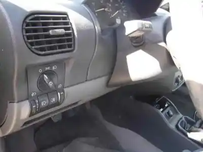 Veículo de Sucata opel corsa c comfort do ano 2001 alimentado y17dt