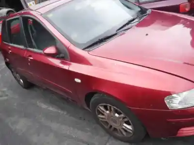 Veículo de Sucata fiat stilo multi wagon (192) 1.9 jtd 140 dynamic multijet do ano 2004 alimentado 192a5000