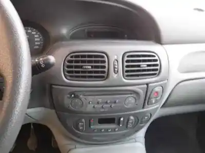 Veicolo di demolizione renault scenic (ja..) 1.6 16v dynamique (ja0b/11) dell'anno 2002 alimentato k4ma7