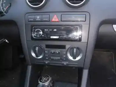 Veículo de Sucata audi a3 (8p) 1.6 ambiente do ano 2003 alimentado bgu