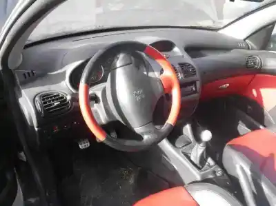 Veículo de Sucata peugeot 206 cc cc do ano 2003 alimentado nfu