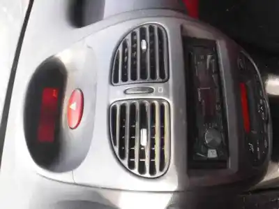 Veículo de Sucata peugeot 206 cc cc do ano 2003 alimentado nfu