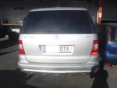 Veículo de Sucata mercedes-benz clase m (w163) 270 cdi (163.113) do ano 2003 alimentado 612963