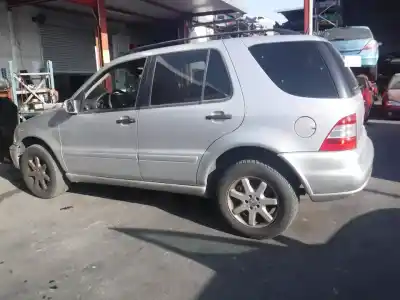 Veículo de Sucata mercedes-benz clase m (w163) 270 cdi (163.113) do ano 2003 alimentado 612963