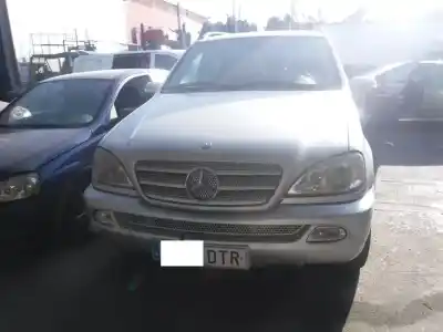 Veículo de Sucata mercedes-benz clase m (w163) 270 cdi (163.113) do ano 2003 alimentado 612963