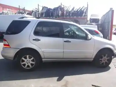Veículo de Sucata mercedes-benz clase m (w163) 270 cdi (163.113) do ano 2003 alimentado 612963